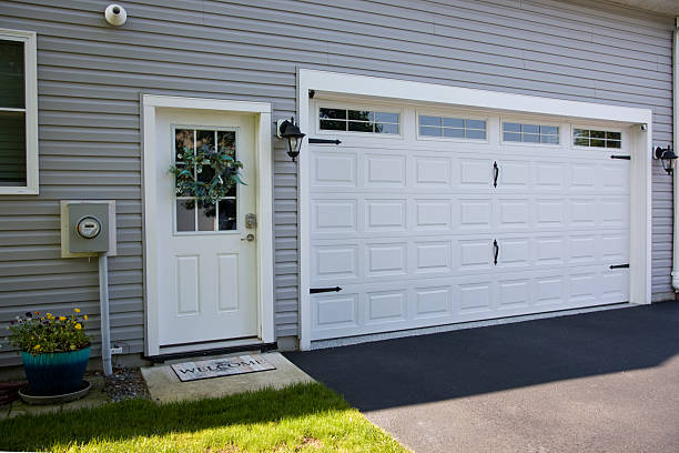 24/7 Emergency Garage Door Panel Replacement experts in Red Chute, LA